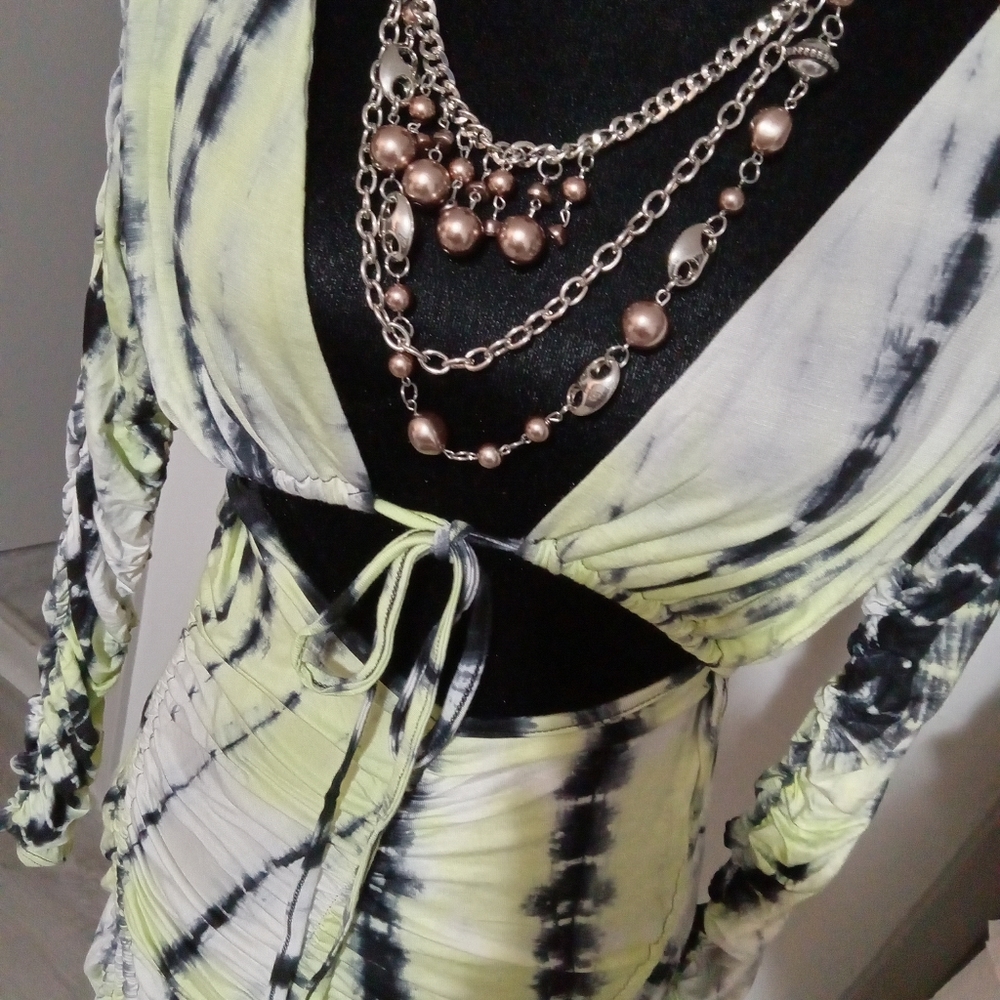 Dress - Picture 7 of 7